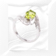 925 STERLING SILVER Ringwith olivine and Zircon