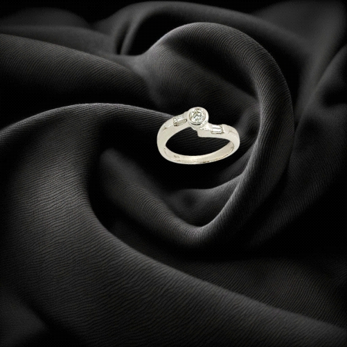 18K Whtie Gold Brilliant Diamond Ring with Baguettes