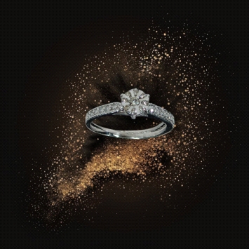 Engagement ring in 18K white gold featuring a 0.25ct diamond. Lightweight at 2.6g. Size 15 available.
