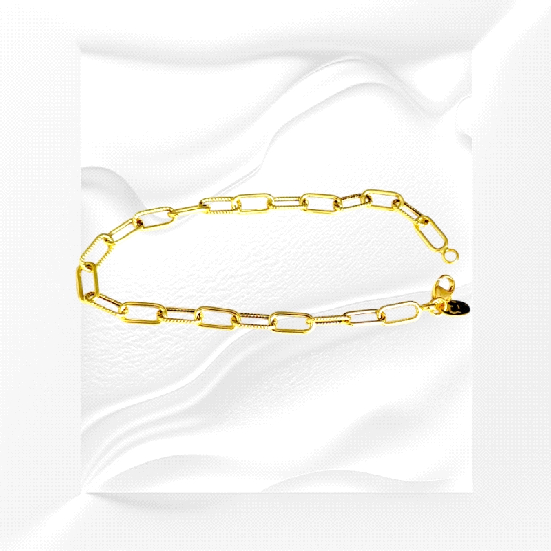 Open link bracelet in 18K gold. Weight: 2.4 g. Length: 18 cm. Classic design for men and women.