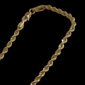 50cm rope chain in 18K gold, 3mm wide, weighing 5g. Sleek and versatile design.