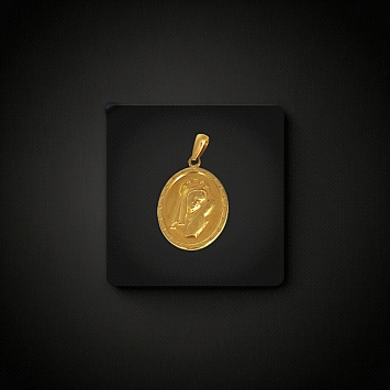 18K gold pendant featuring Virgen Niña in classic devotional style. Weight: 1.4g. Elegant and symbolic.