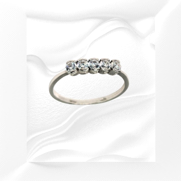 9K white gold ring with a row of medium-sized zircon stones. Weight: 1.36g.