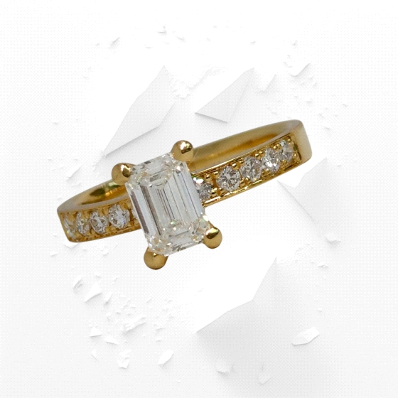 Excluxive Emerald 1Ct Lab Daimond Ring